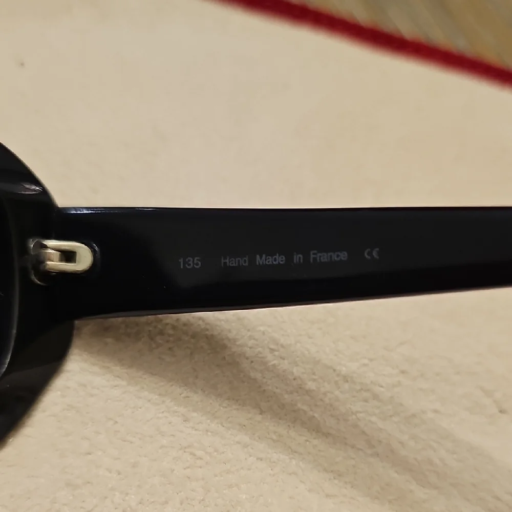 Cartier Black Luxury Glasses Sleek Design - Picture 6 of 6